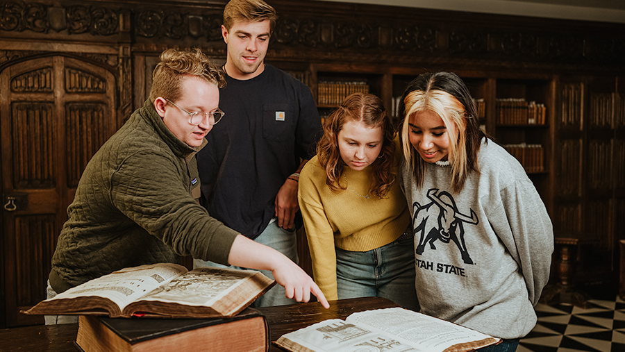 students in the Hatch Room in Special Collections & Archives